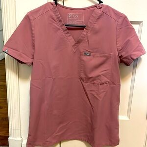 Mauve women’s FIGS. XS top. Small petite bottoms.